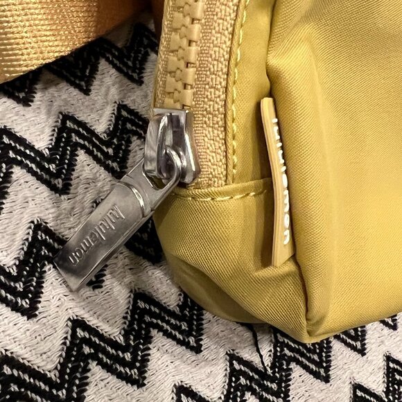 NWT Golden Sand lululemon Everywhere Belt Bag EBB 1L FAST SHIP - Picture 3 of 9